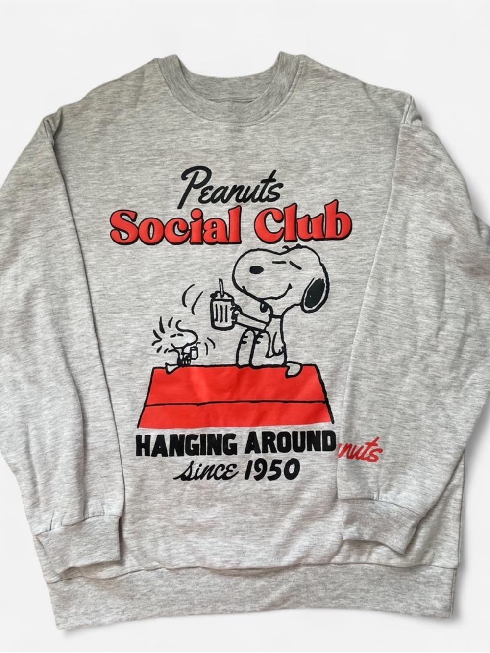 NWOT Unisex Grey Peanuts Snoopy Crewneck Swearshirt.